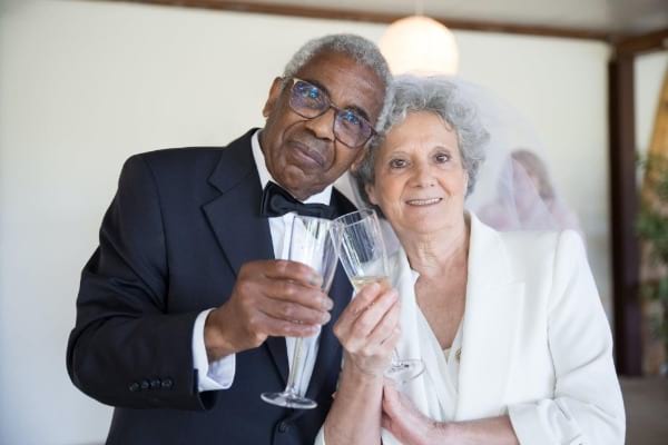 Romantische Gedichte zur Porzellanhochzeit für Ehefrau